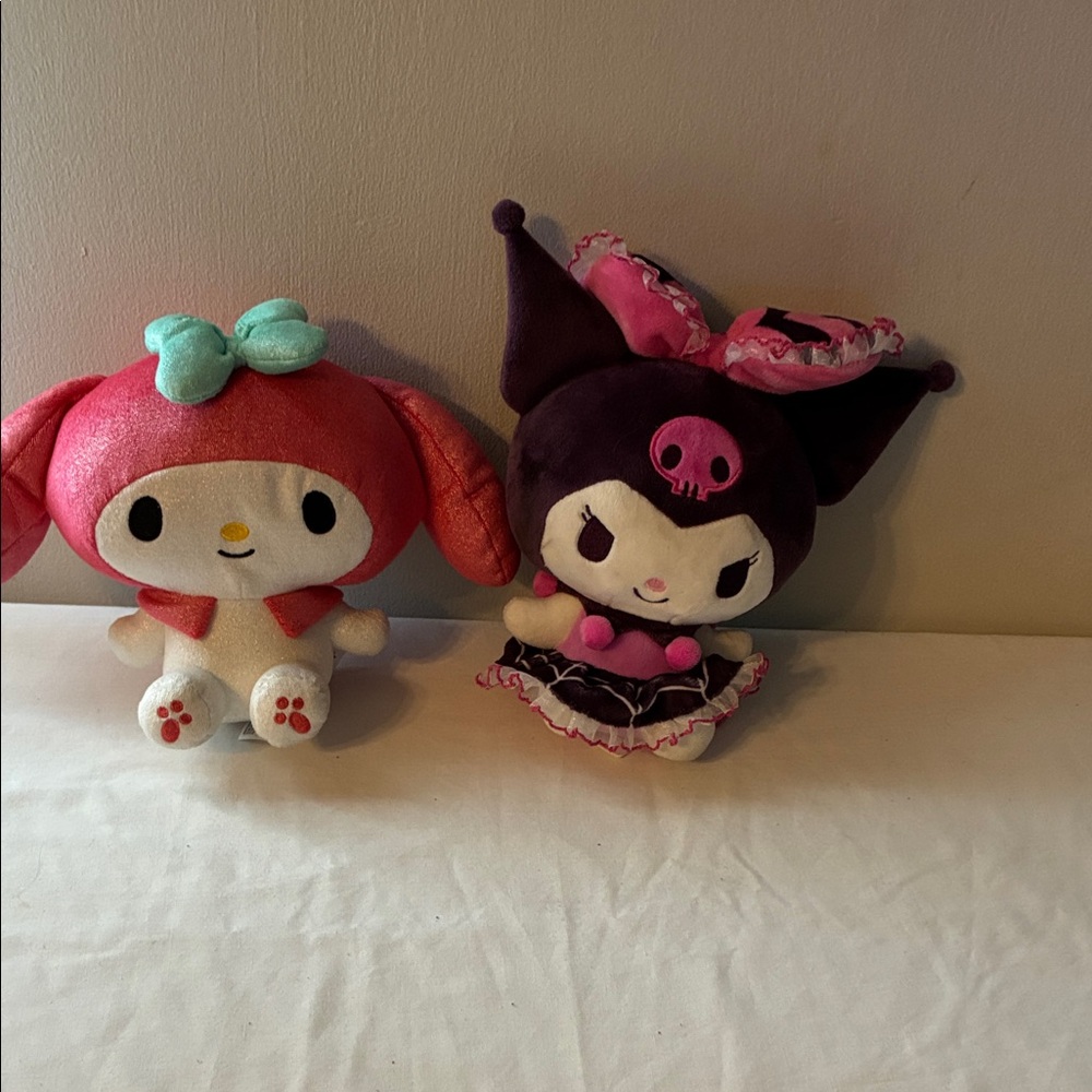 Hello Kitty and Friends Red and Black Plush Toy Duo